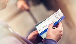 با مصوبه مجلس؛ قیمت بلیت پروازهای خارجی افزایش مییابد/ سفرهای زیارتی مستثنی شد