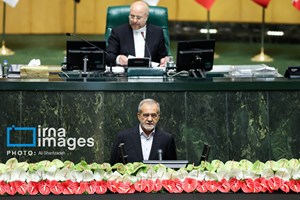 زشکیان: از عزت و منافع ایران پاسداری میکنم/ به آینده امیدوارم