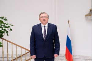 اولیانوف: نتایج مذاکرات آمریکا و ایران در عمان اطمینان بخش است