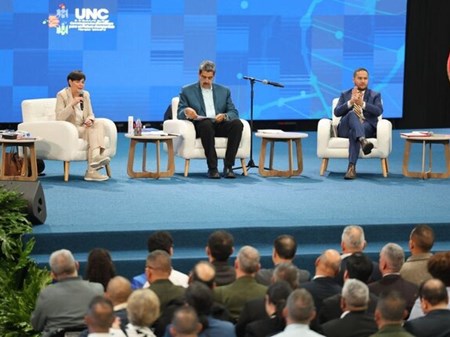 مادورو: ایران یکی از قدرت‌های جهان چندقطبی خواهد بود