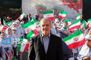 رئیسجمهور در آیین آغاز سال تحصیلی جدید: فردای کشور با دوستی و محبت ساخته خواهد شد/با دعوا و اختلاف مشکل مملکت حل نمیشود