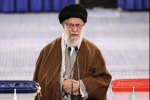 در حسینیه امام خمینی(ره)؛ رهبر معظم انقلاب رأی خود را به صندوق انداختند