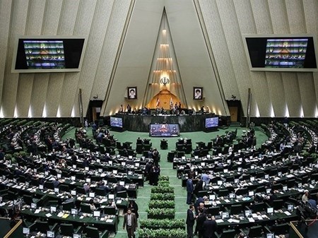 مخالفت با پیشنهاد واگذاری تعیین روز‌های تعطیل هفته به دولت