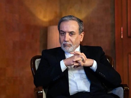 حضور وزیر امور خارجه در برنامه «گفت‌وگوی ویژه خبری»؛ عراقچی: اگر منافع ایران اقتضا کند؛ مذاکره خواهیم کرد/ اعلام آمادگی برای پاسخ به نقض آتش‌بس