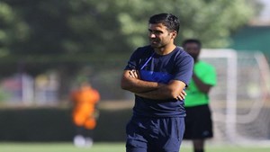 هافبک استقلالی سرمربی هوادار شد
