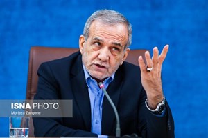آیین تکریم و معارفه وزرای سابق و فعلی کشور/ پزشکیان: در این دولت کسانی که بدون دلیل موجه بالا رفتهاند، پایین میآیند