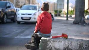 کودکان کار زیر ۱۸ سال فرزندخوانده میشوند