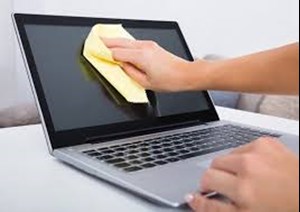مواد شیمیایی خطرناکی که نباید برای تمیز کردن صفحه نمایش کامپیوتر استفاده کرد