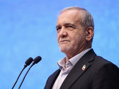 در دیدار فعالان اقتصادی عمان/ پزشکیان: توافقات خوبی بین ایران و عمان انجام شد/تلاش کشورهای استعمارگر، به جان هم انداختن مسلمانان است
