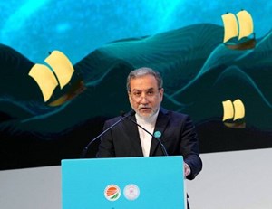 عراقچی: امنیت دریاها نباید ابزاری برای فشار یا اعمال نفوذ قدرتهای فرامنطقهای باشد