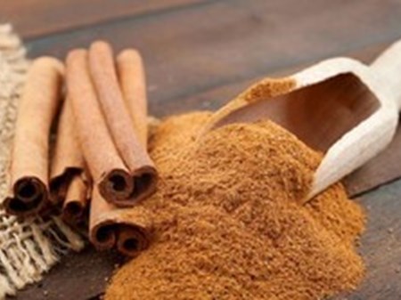 زیاد دارچین نخورید؛ داروهایتان بی اثر می‌شود!
