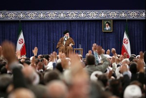 حضرت آیت الله خامنه‌ای در دیدار مسئولان و کارگزاران حج: کسی که با آمریکا و اسرائیل دست دوستی بدهد ظالم و ستمگر و مشمول لعنت خداوند است