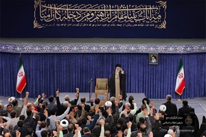 رهبر انقلاب در دیدار دستاندرکاران حج و جمعی از زائران بیتالله الحرام: هیچ منفعتی برای امت اسلامی بالاتر از اتحاد نیست